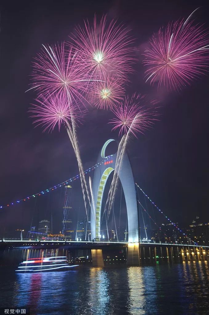 那些年,我们担凳仔在广州追过的焰火|焰火晚会|广州塔_新浪新闻