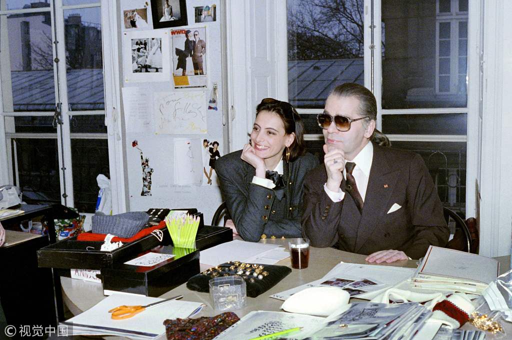 karl lagerfeld——时尚界最传奇的伯乐|老佛爷|克劳迪娅|香奈儿_新浪