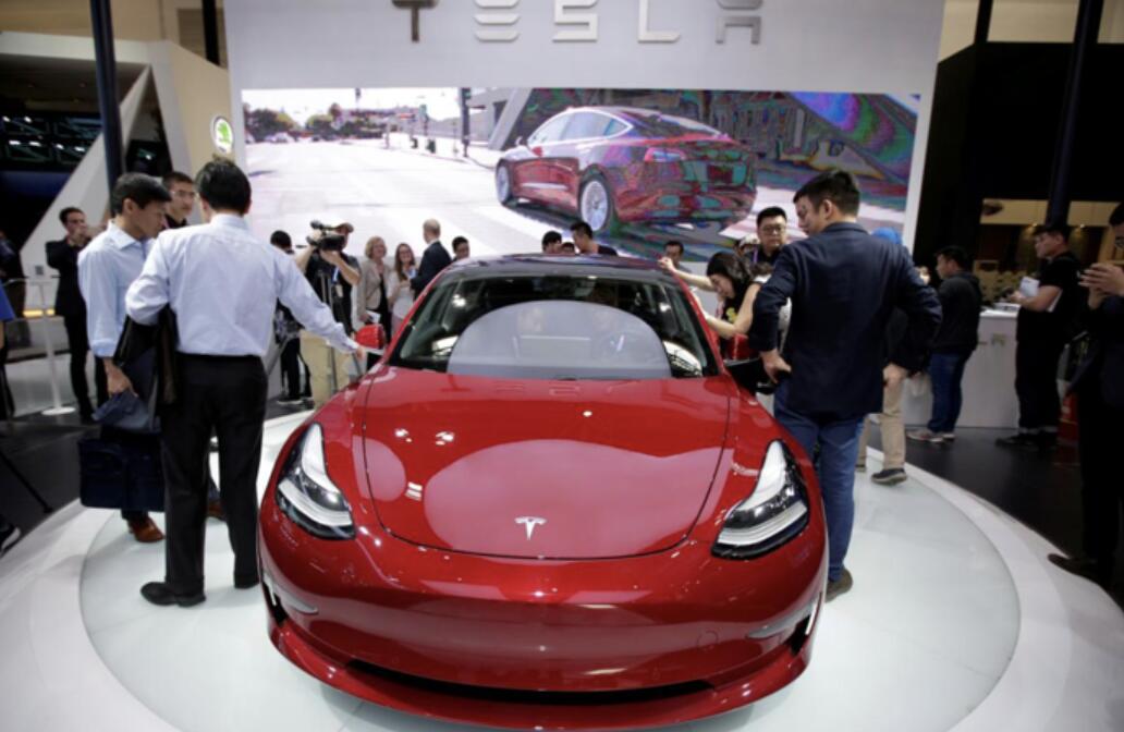 特斯拉Model 3年底美国库存超三千辆 马斯克推特“卖车”