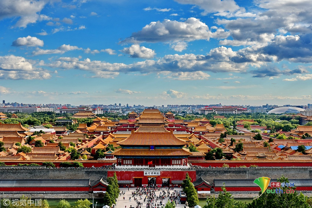 北京金秋时节蓝天白云霸屏 著名景点美如画