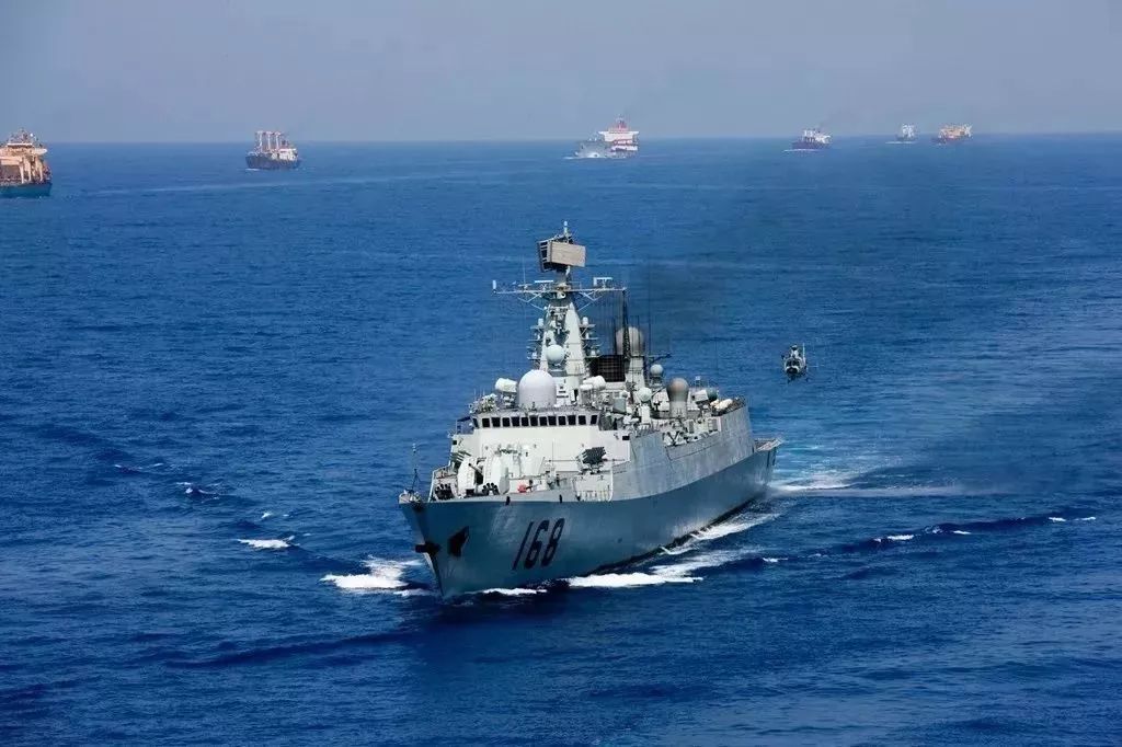 舰兰州舰综合补给舰微山湖舰▲共完成49批615余艘中外船舶护航任务