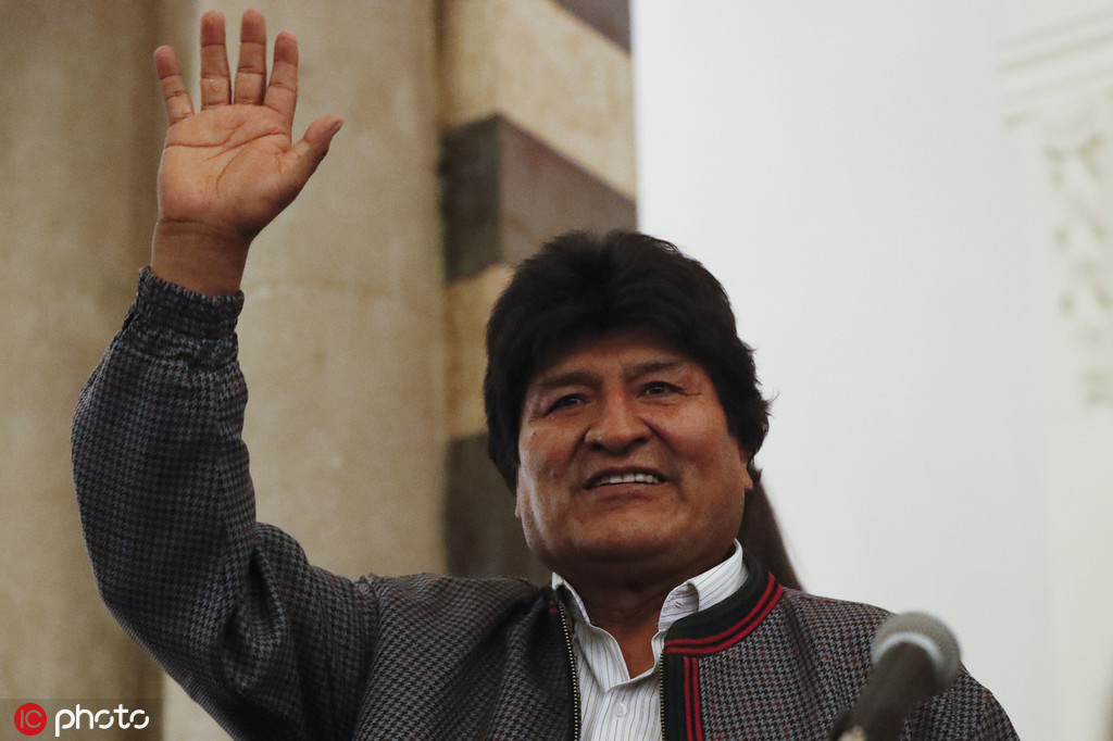 10月20日，玻利维亚拉巴斯，玻利维亚总统莫拉莱斯出席支持者集会。 图自IC Photo