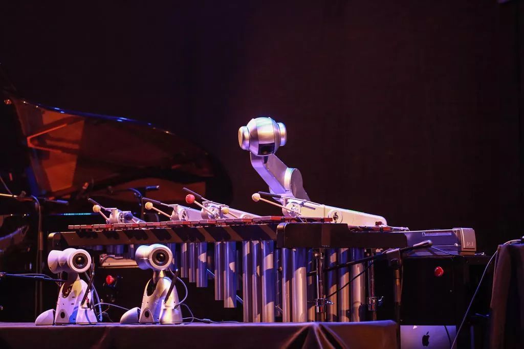 机器人|人类|机械臂_新浪新闻