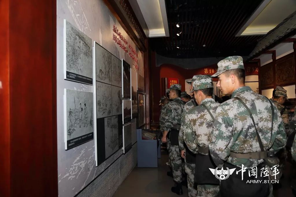 陆军工程大学通信士官学校:千余毕业学员祭奠