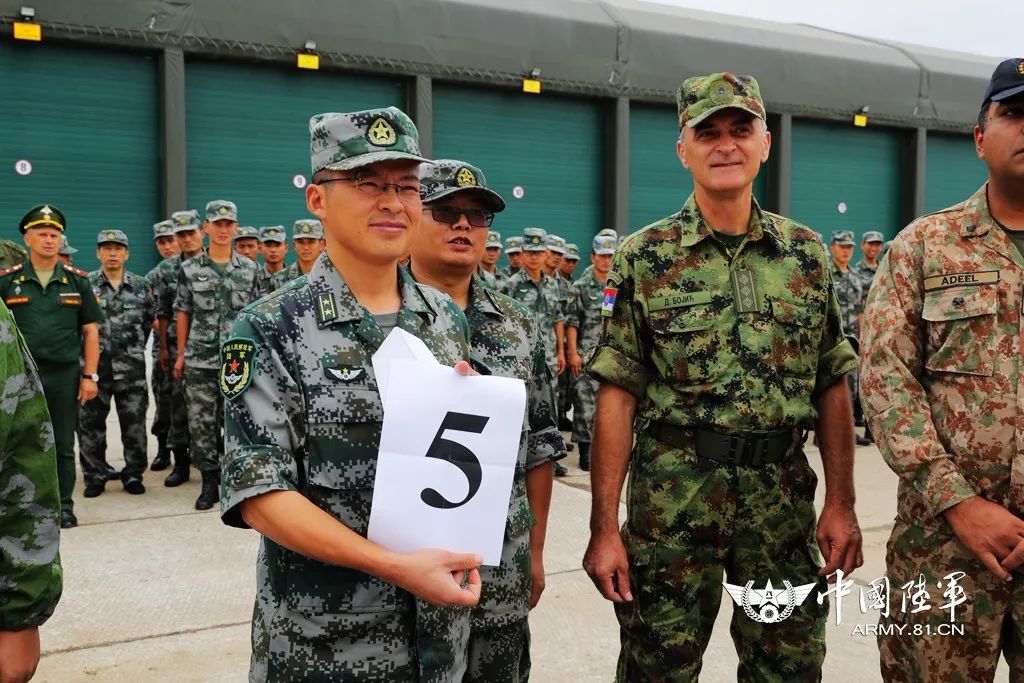 【国际军事比赛-2018】"工程方程赛"中国队克服"水土