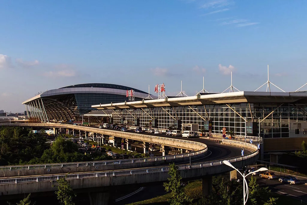 维基掏出手机一查就会发现,这座有苏州参与投资的机场因地处硕放镇