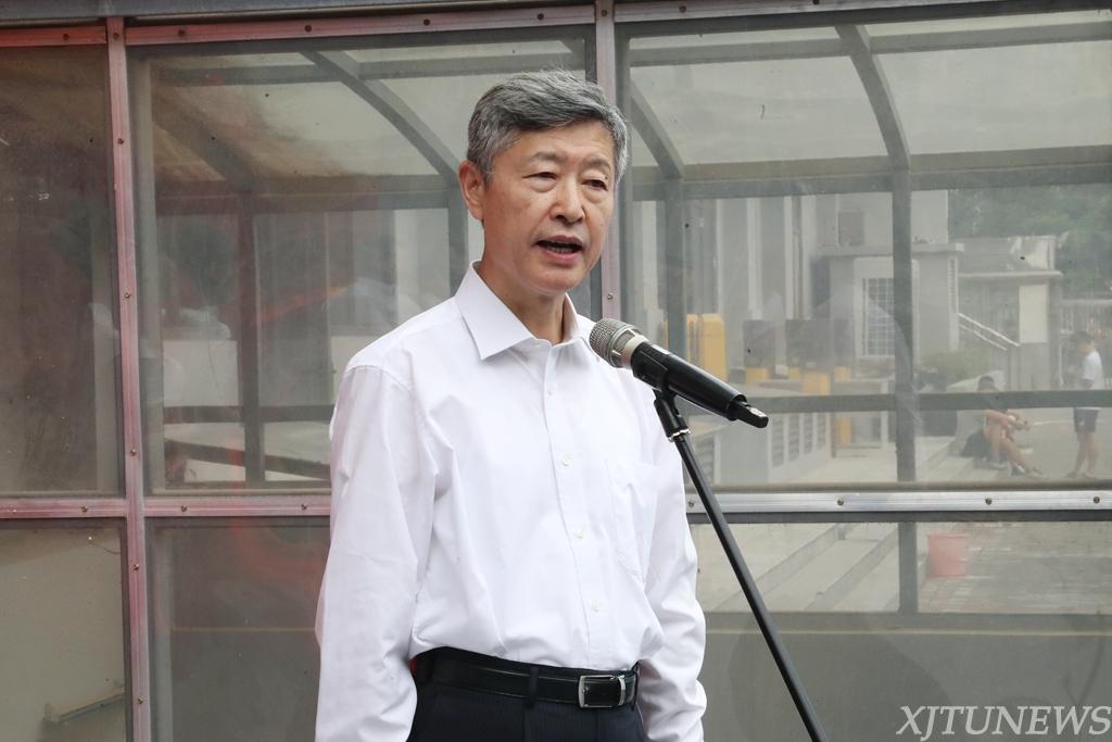 副校长郑庆华,校长助理程建设,洪军,中国银行西安咸宁路支行行长周河