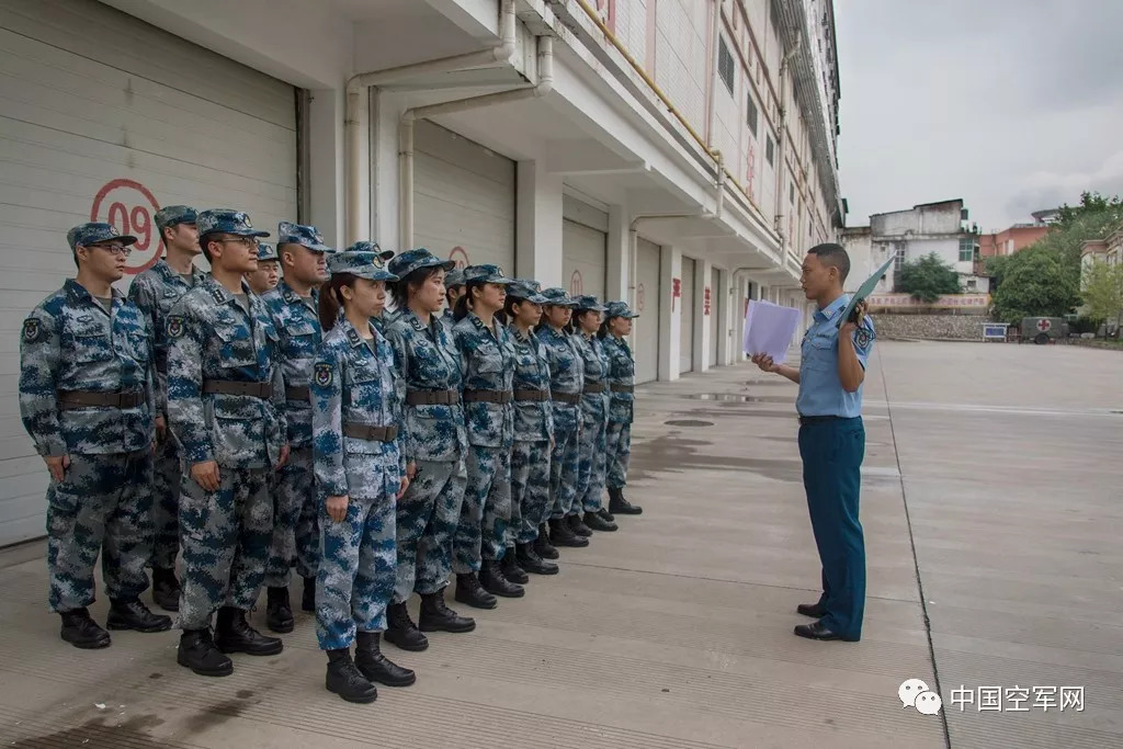 这次考核她们亮出了"打仗"名片|号手|女兵|卫勤_新浪军事_新浪网