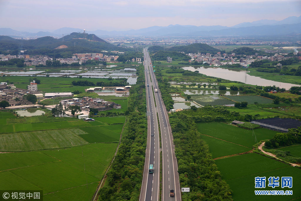 正文               2018年9月11日,航拍的广东省揭阳市榕城区登岗镇