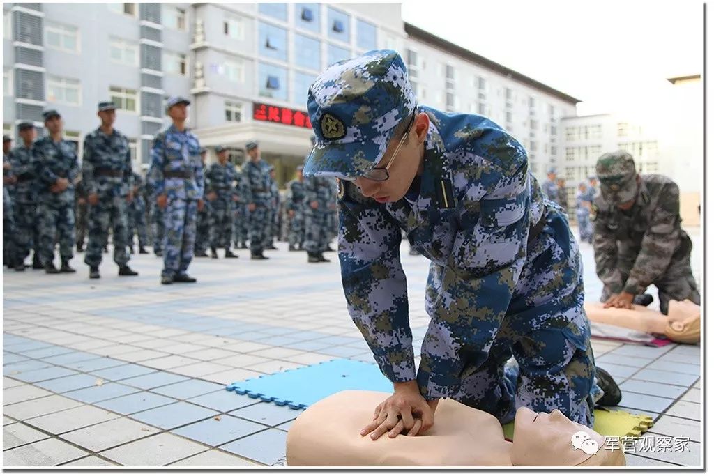 明天军医的样子,今天这样塑造