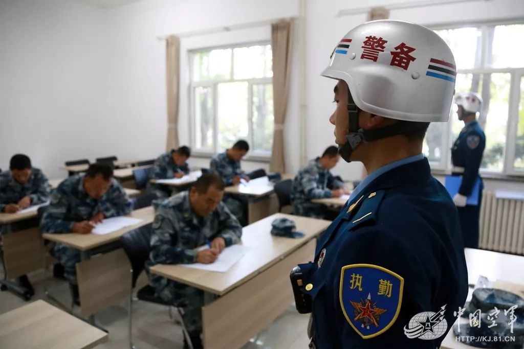 考官,风气监督员,纠察共同监督."xxx目标指示雷达反干扰措施有哪些?