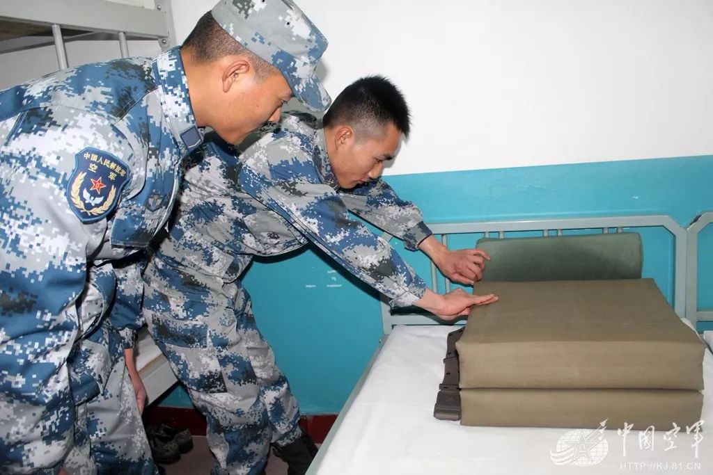 氛围营造.中国空军网