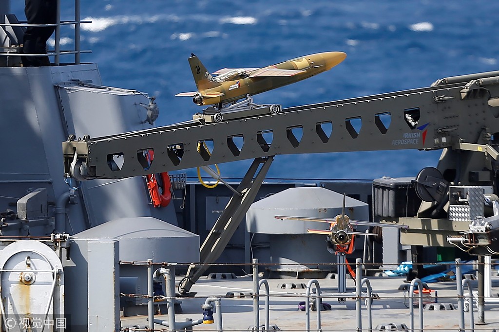 土耳其国产无人机从军舰上发射 图源：视觉中国