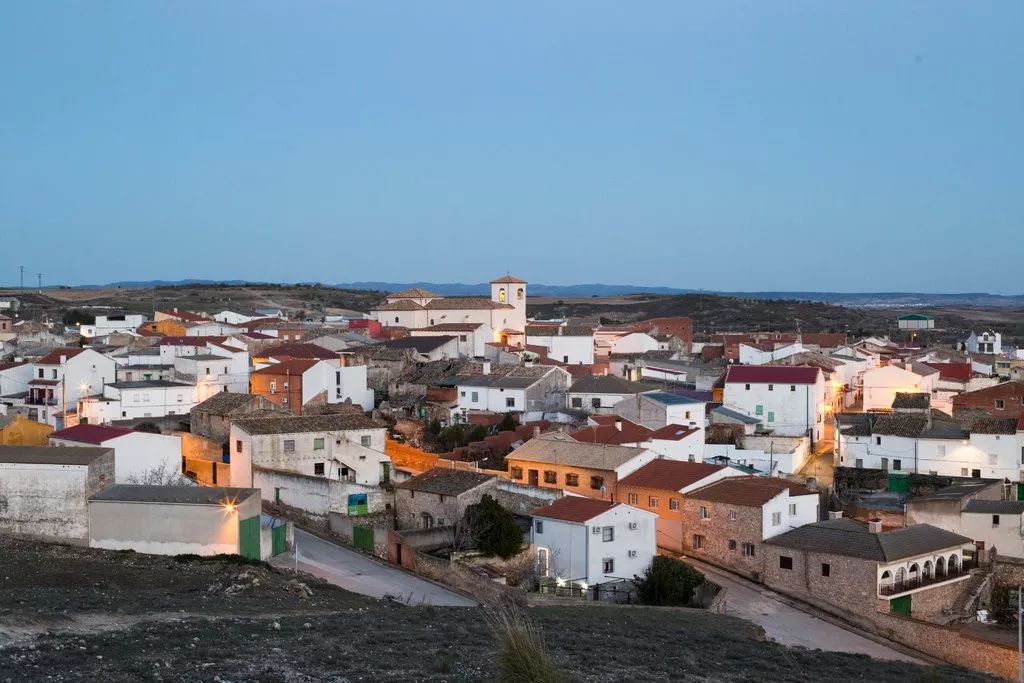 西班牙推出 农民相亲巴士 ,牧羊人的爱情很难找