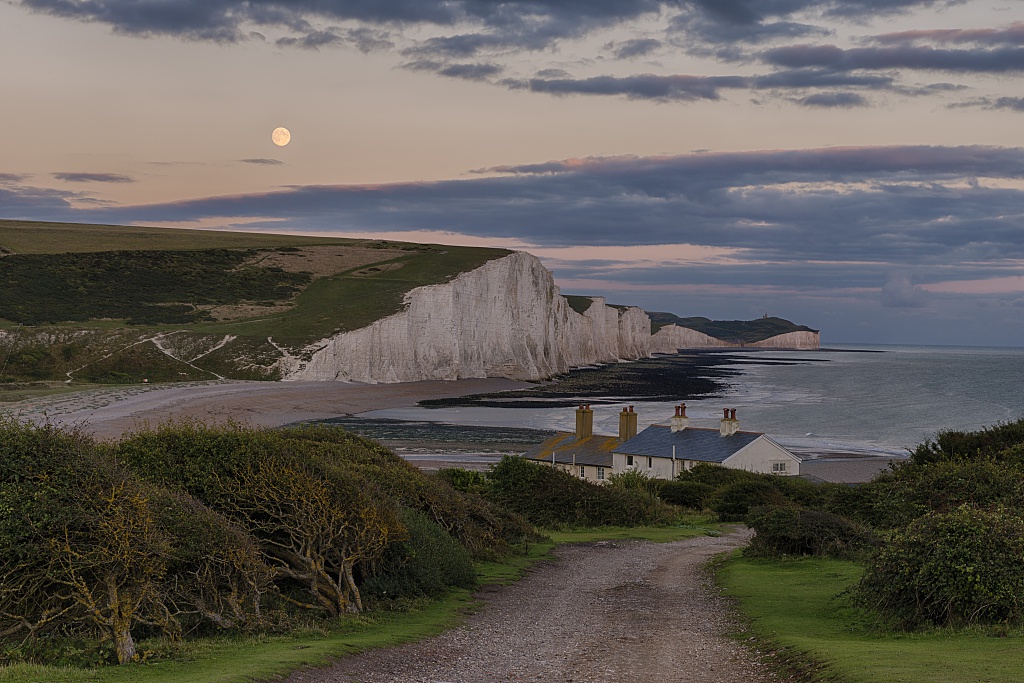 一眼万年:伊斯特本的纯白悬崖