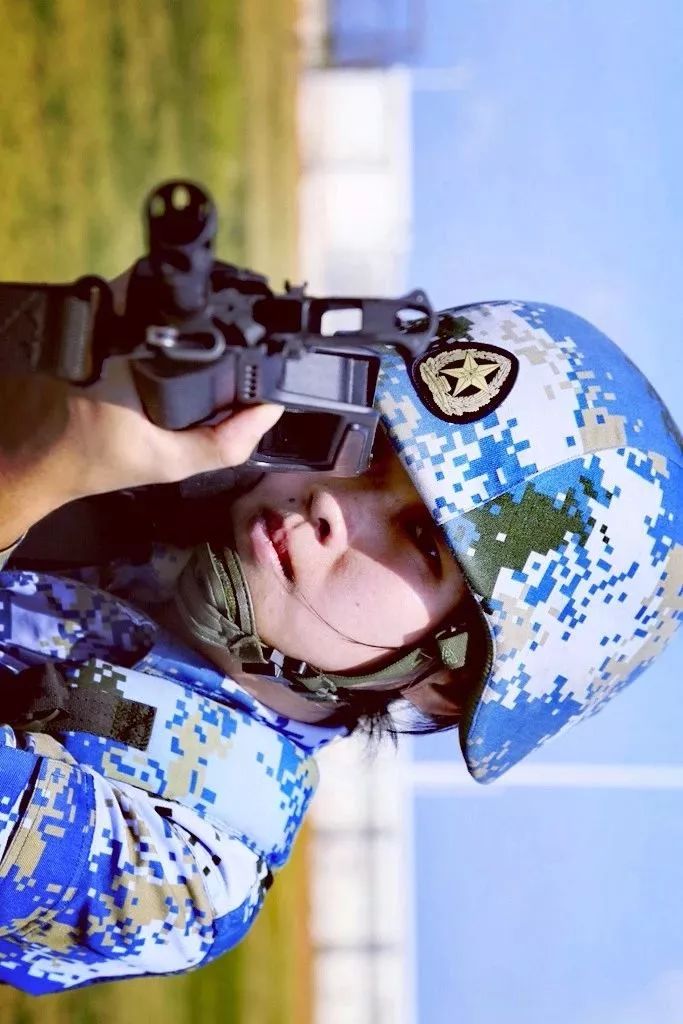 影像志南沙女兵图鉴