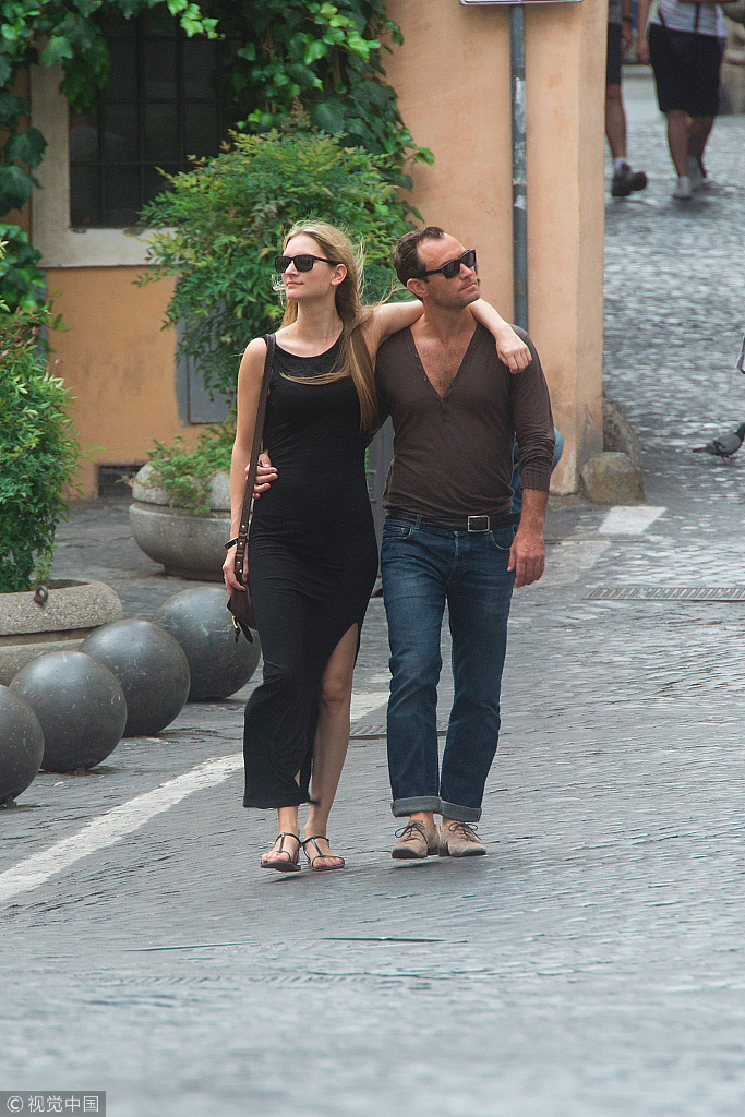 裘德·洛被爆与医生女友订婚,婚礼5月举行