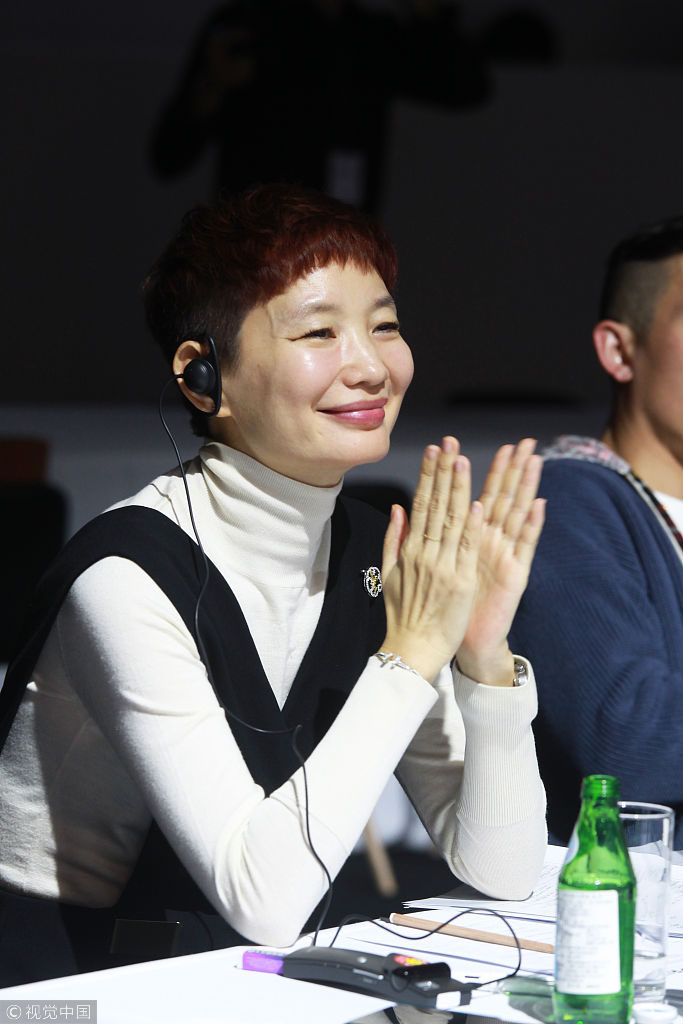 elle主编晓雪优雅亮相.晓雪也是这次的评委之一.