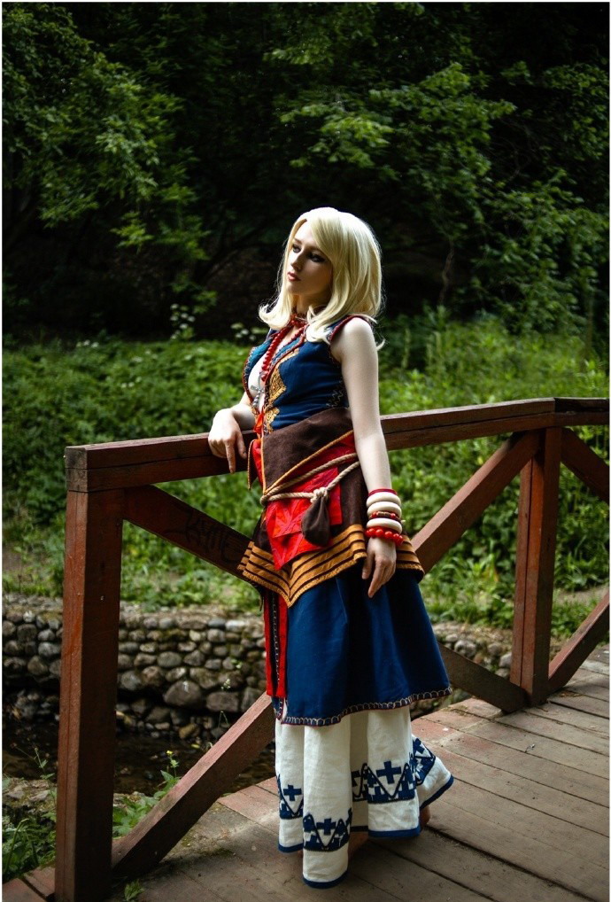 美女cos《巫师3》女术士凯拉·梅兹 美貌动人身材出众