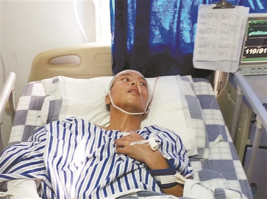 患者目前生命体征平稳,但处于睁眼昏迷状态. (医院供图)