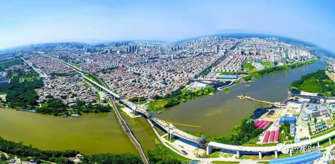 从涡河上空俯瞰亳州第一条高铁线!