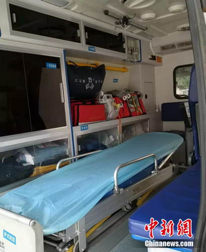 图为120救护车内部诸暨市中医医院供图