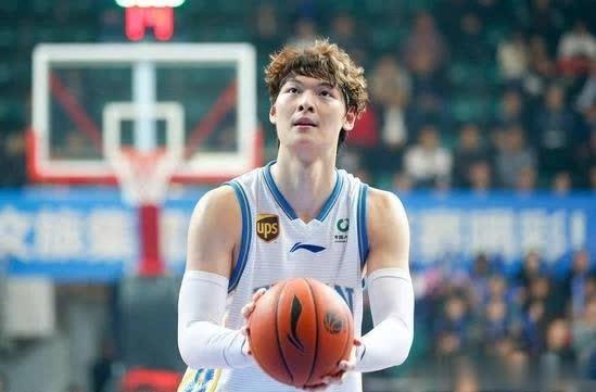 王哲林太厉害了吧!状态好到炸,有点像樱木花道