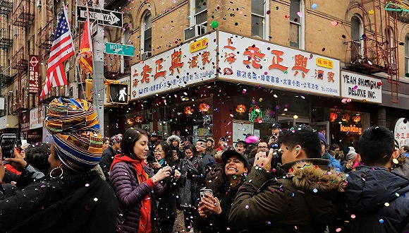 2018年2月，纽约唐人街举行春节庆祝活动。图片来源：视觉中国