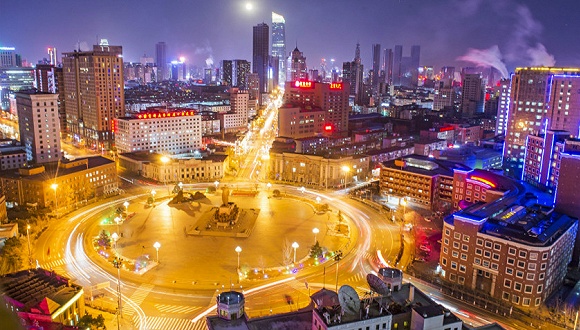 沈阳中山广场夜景.图片来源:视觉中国