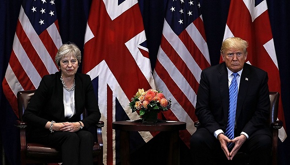 2018年9月26日，美国纽约，第73届联合国大会期间，英国首相特蕾莎·梅与美国总统特朗普举行会晤。图片来源：视觉中国