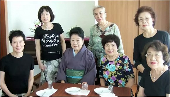 男充气娃娃:5/1单身到死 向充气娃娃需求慰藉的日本男人 (纪录片中的七位老太太)