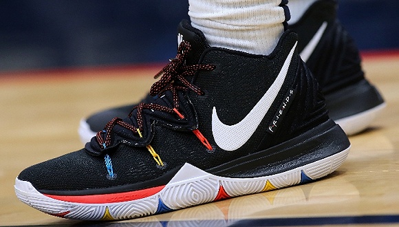 专注研发自动系带运动鞋 耐克通过收购找来一位“外援”