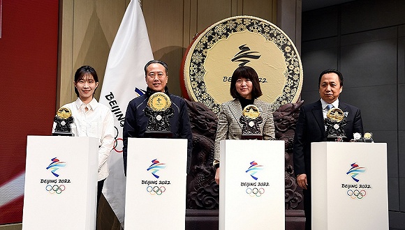 北京冬奥会周边新品登场 特许商品销售额超5亿元