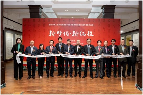 �������黭������ͬ��չʾ��Ʒ �����������д��ʱ��