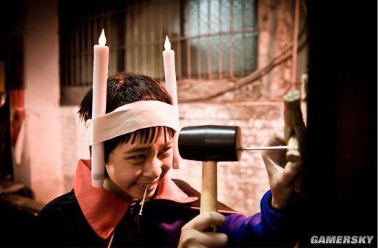 少年cos伊藤润二双一眼神邪魅口含长钉神还原