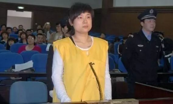 浙江亿万富姐吴英减刑案宣判:减刑至25年