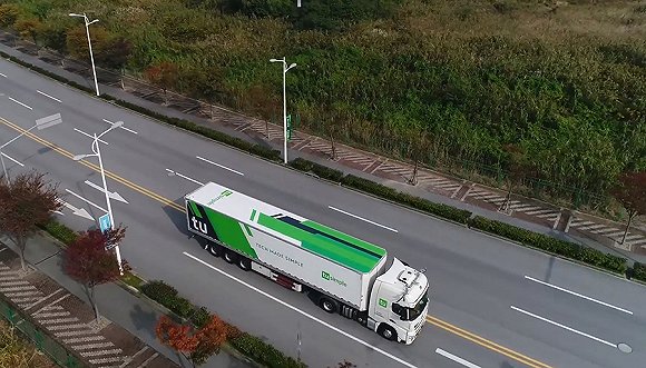 图森异日无人驾驶卡车