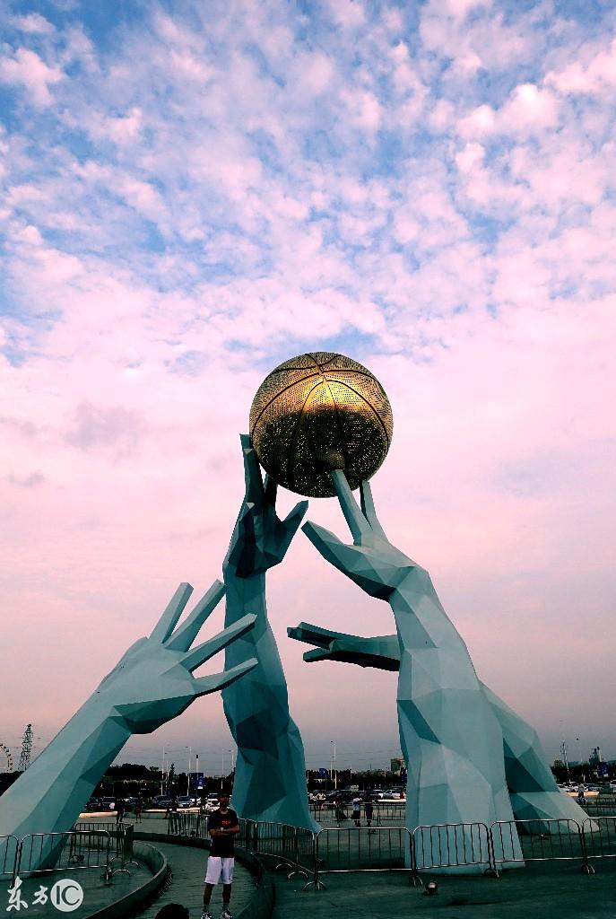 cba半决赛,广东宏远vs辽宁衡润,东莞篮球中心外气氛火热