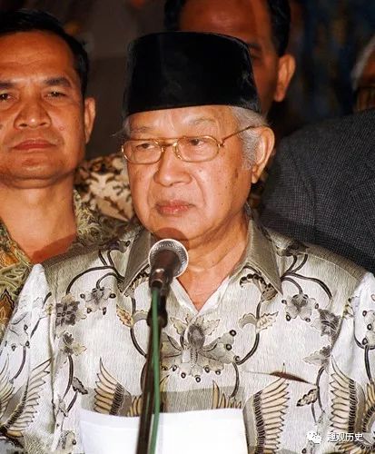 第二次世界大战后,印度尼西亚独立建国,宣布将安汶岛在内的整个马鲁古