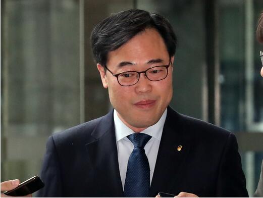 韩国金融监督院院长金起式
