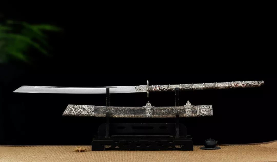 陪伴康熙帝纵横半生康熙的御用战刀究竟有多霸气