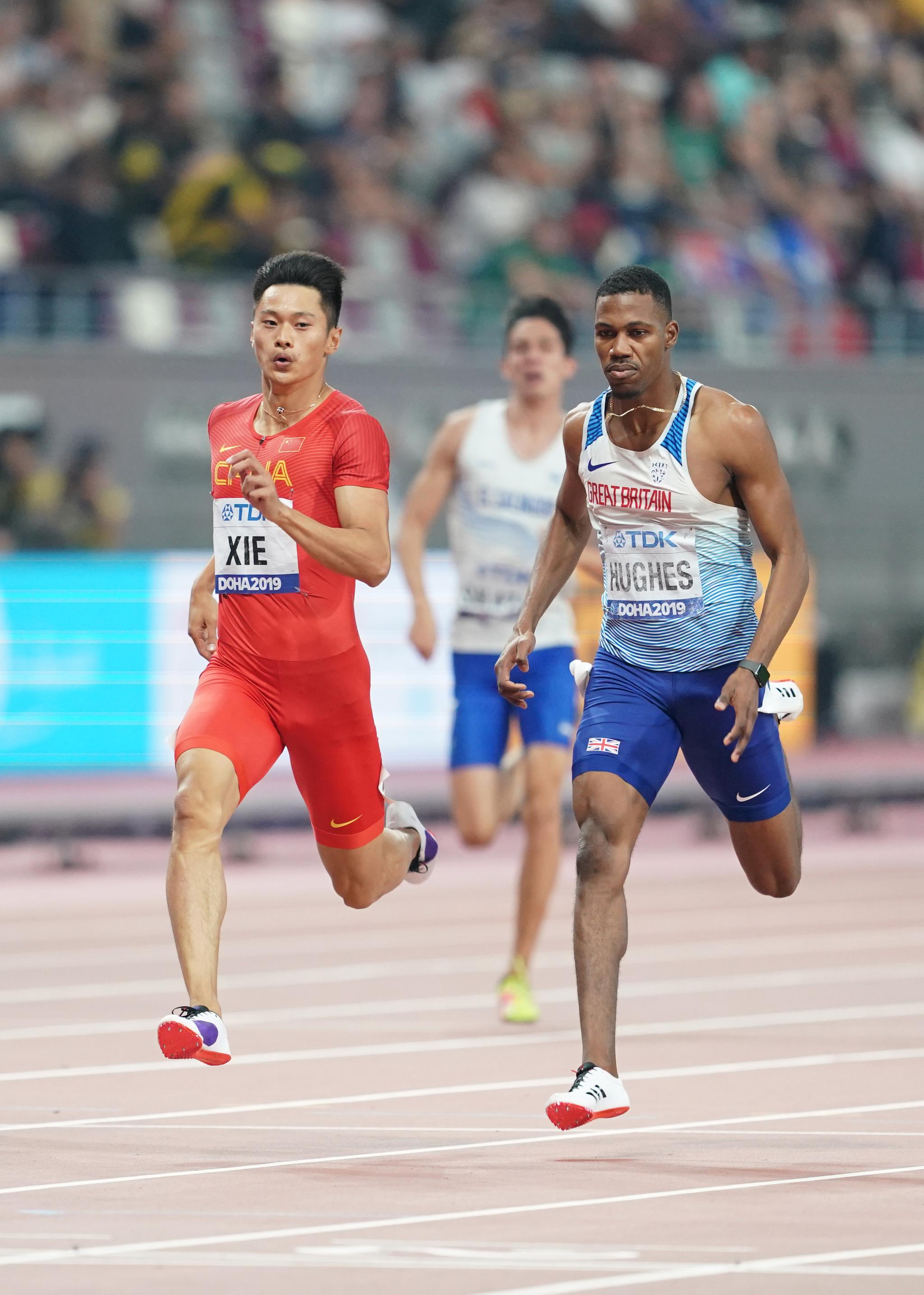 谢震业轻松晋级多哈田径世锦赛男子200米半决赛