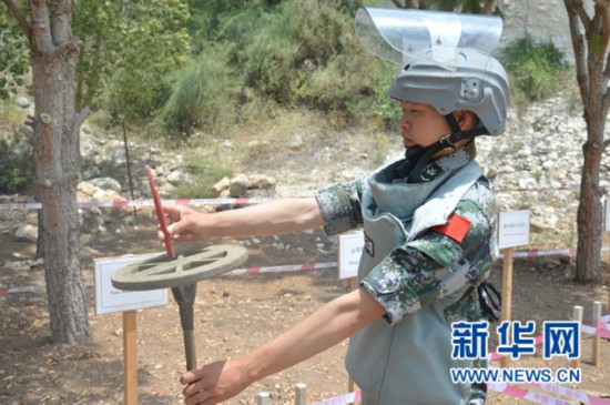 你们是最好的扫雷队伍--记中国赴黎维和部队
