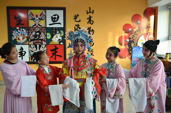戏曲进校园文化润童心让学生感受传统文化魅力