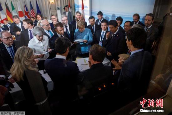 多国领导人在G7峰会讨论现场。