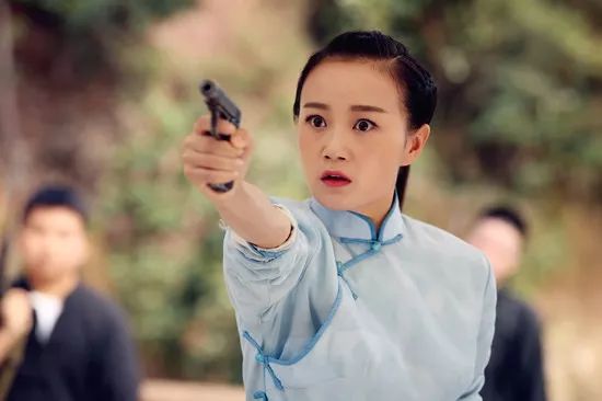 当甜美流朱化身热辣厉雪男战菁一在低调中又一次让人惊艳