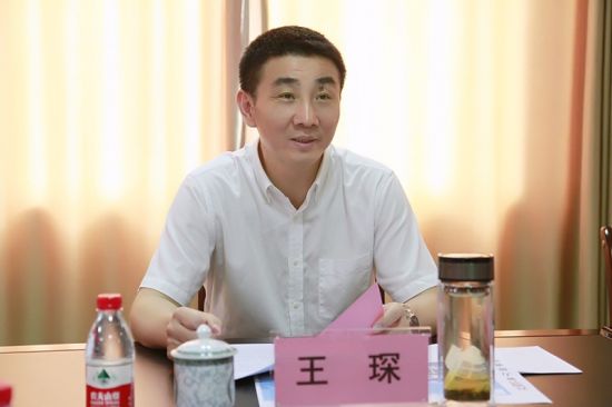 图为防城港市副市长,市公安局党委书记,局长王琛.