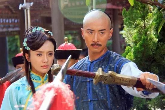 《还珠格格》又要翻拍,网友炸锅,是延续经典还是消费情怀?