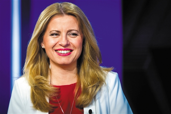 斯洛伐克选出首名女总统