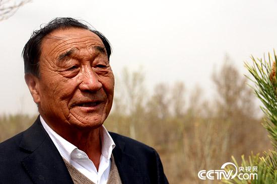 治沙英雄石光银:为治沙他曾负债累累,四次搬家甚至痛失爱子